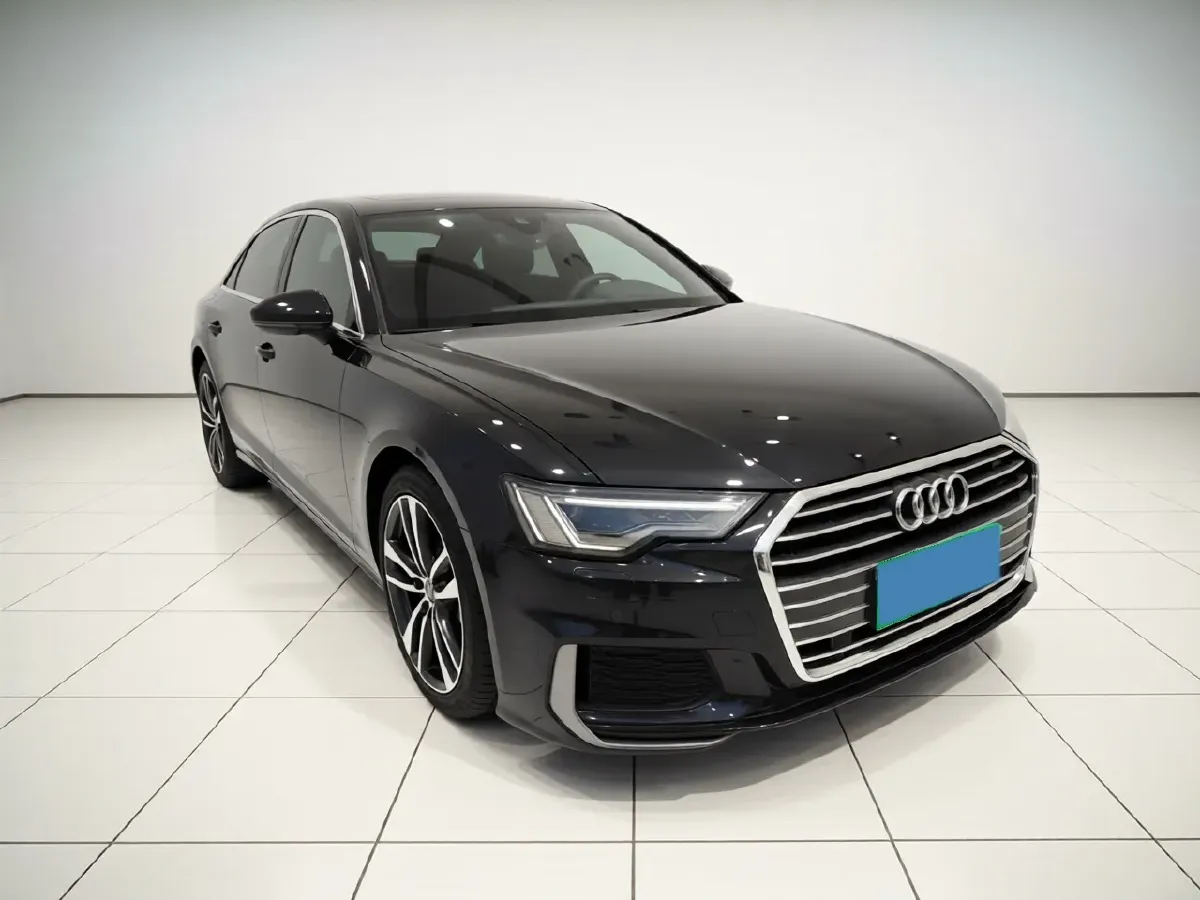 2021 Audi A6L 2.0T 190HP L4 7DCT,autocango,china used car exporter,china ev exporter,chinese used car exporter,chinese used ev exporter
