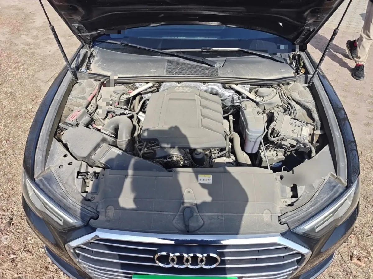 2021 Audi A6L 2.0T 190HP L4 7DCT,autocango,china used car exporter,china ev exporter,chinese used car exporter,chinese used ev exporter
