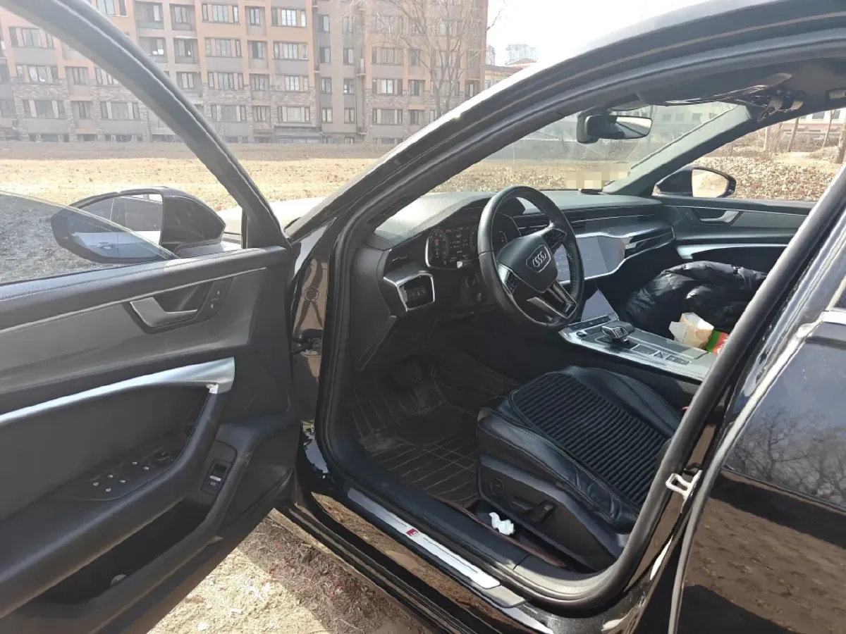 2021 Audi A6L 2.0T 190HP L4 7DCT,autocango,china used car exporter,china ev exporter,chinese used car exporter,chinese used ev exporter