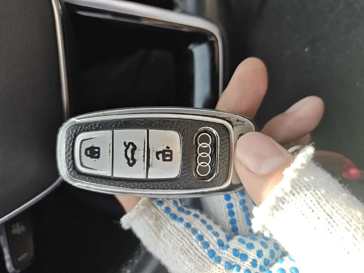 2021 Audi A6L 2.0T 190HP L4 7DCT,autocango,china used car exporter,china ev exporter,chinese used car exporter,chinese used ev exporter