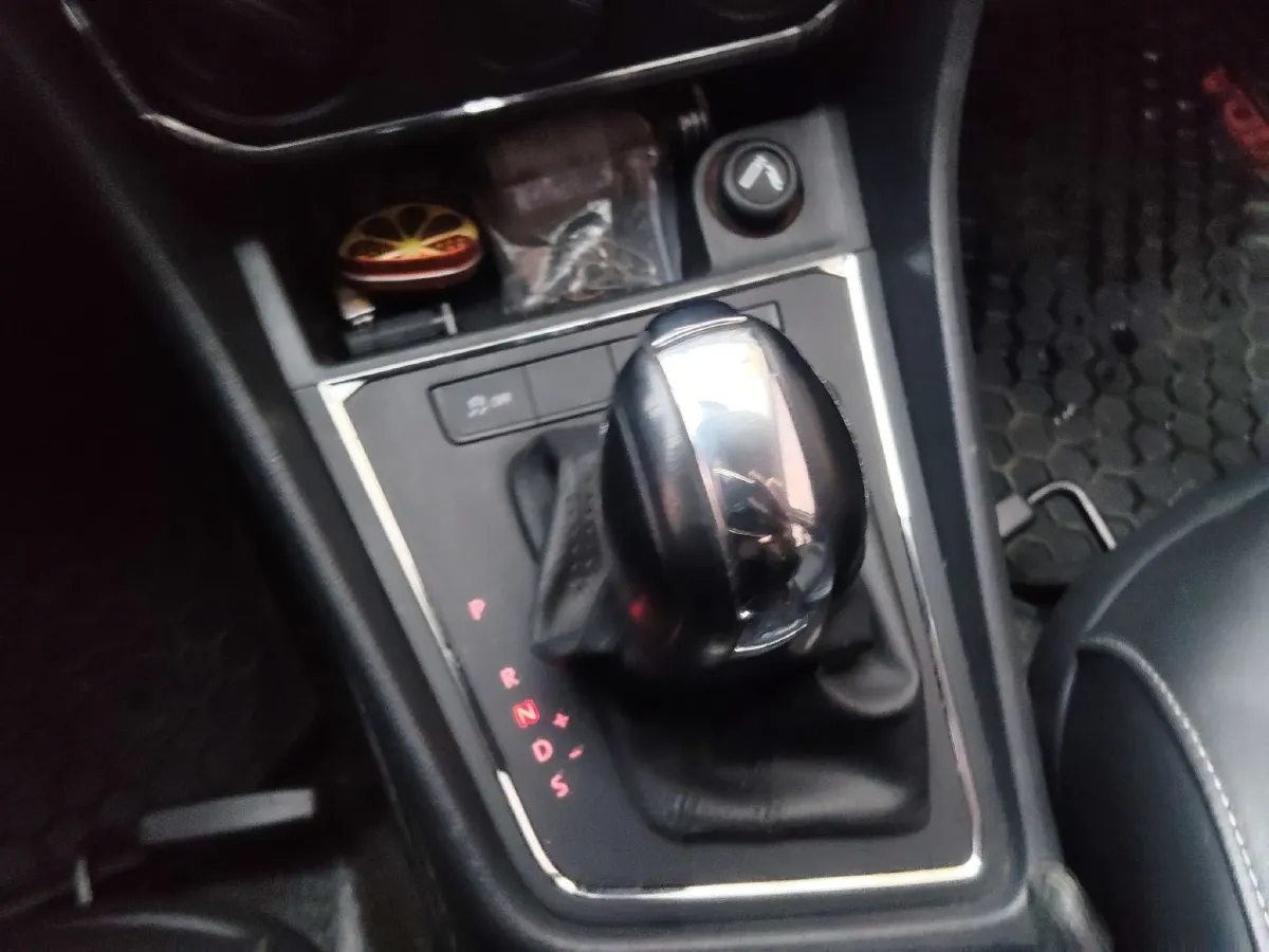 2015 Volkswagen Gran Lavida 1.6L 110HP L4 6AT,autocango,china used car exporter,china ev exporter,chinese used car exporter,chinese used ev exporter