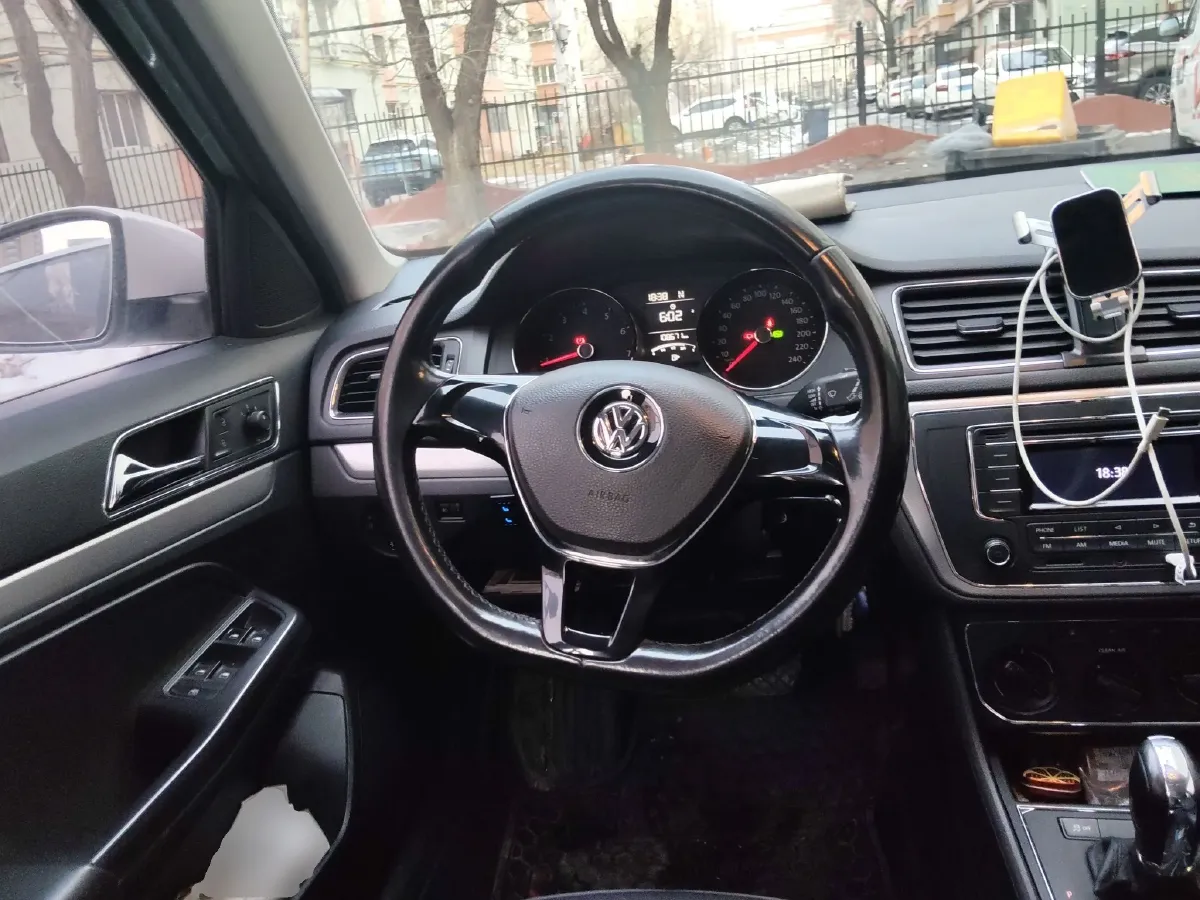 2015 Volkswagen Gran Lavida 1.6L 110HP L4 6AT,autocango,china used car exporter,china ev exporter,chinese used car exporter,chinese used ev exporter