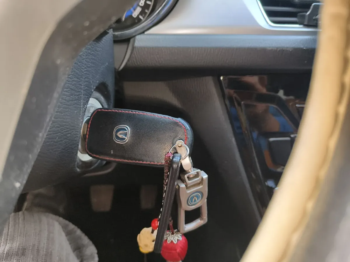 2015 ChangAn Alsvin V7 1.6L 124HP L4 5MT,autocango,china used car exporter,china ev exporter,chinese used car exporter,chinese used ev exporter