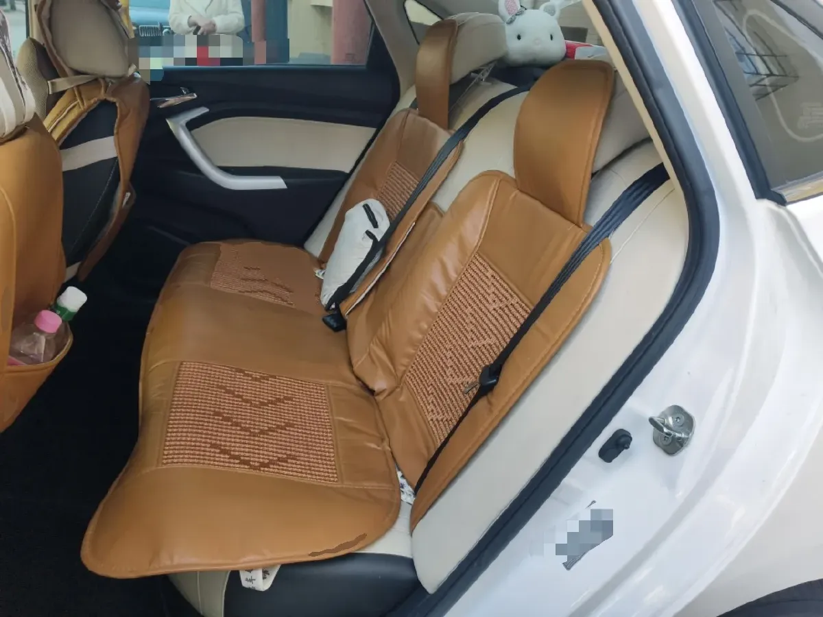 2015 ChangAn Alsvin V7 1.6L 124HP L4 5MT,autocango,china used car exporter,china ev exporter,chinese used car exporter,chinese used ev exporter