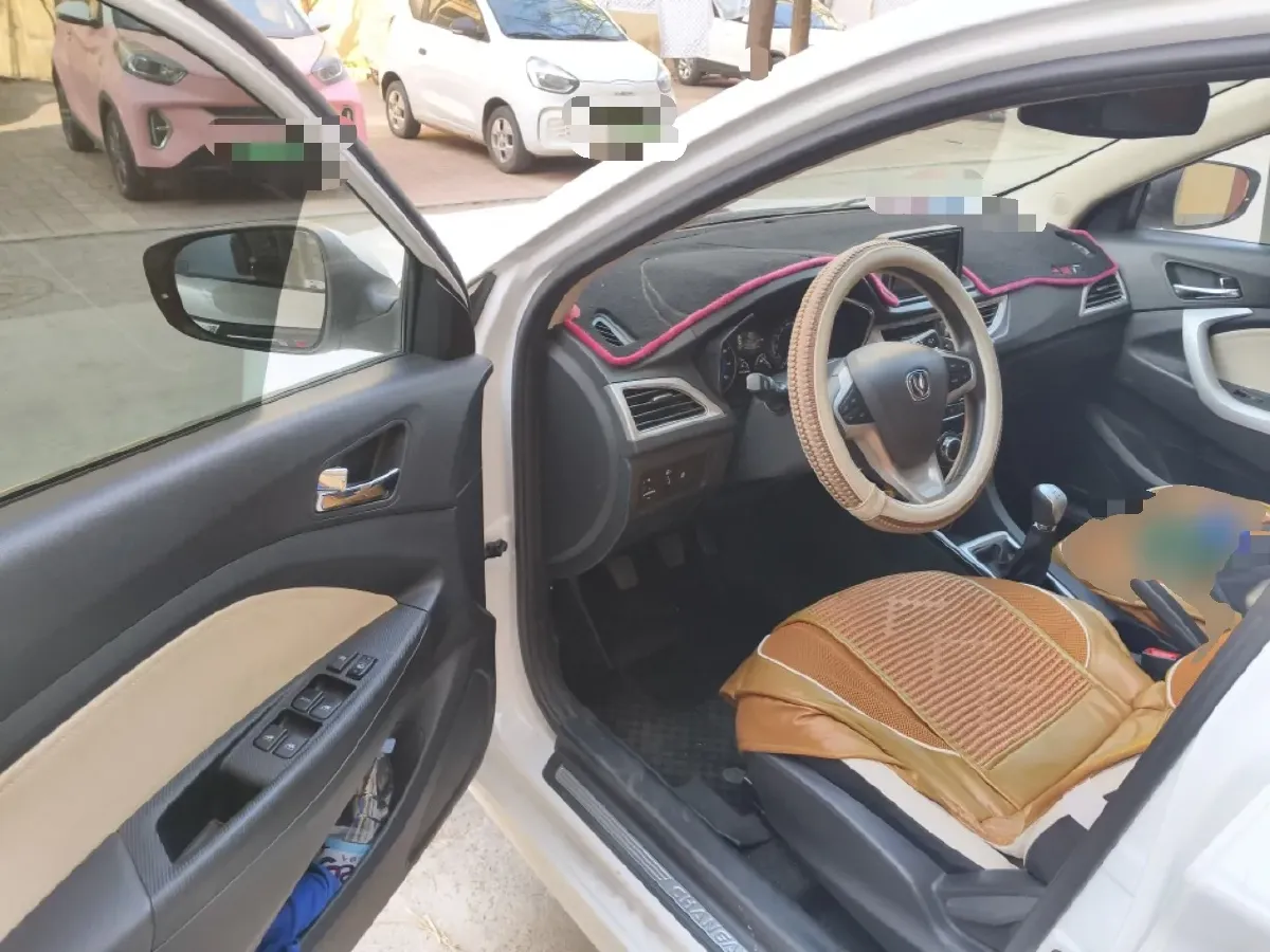 2015 ChangAn Alsvin V7 1.6L 124HP L4 5MT,autocango,china used car exporter,china ev exporter,chinese used car exporter,chinese used ev exporter