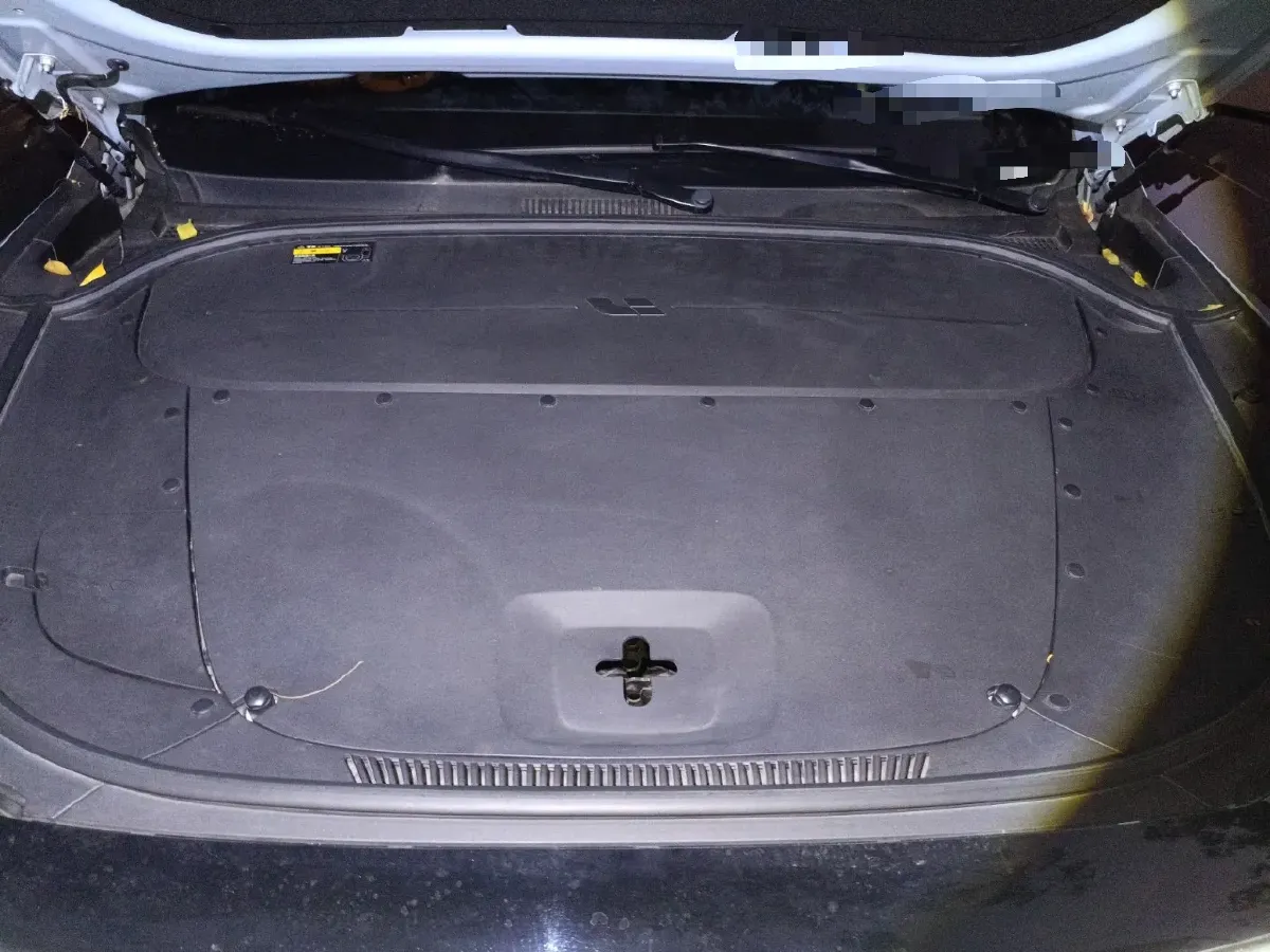 2020 Li ONE Range Extended 131HP REEV 40.5KWH,autocango,china used car exporter,china ev exporter,chinese used car exporter,chinese used ev exporter