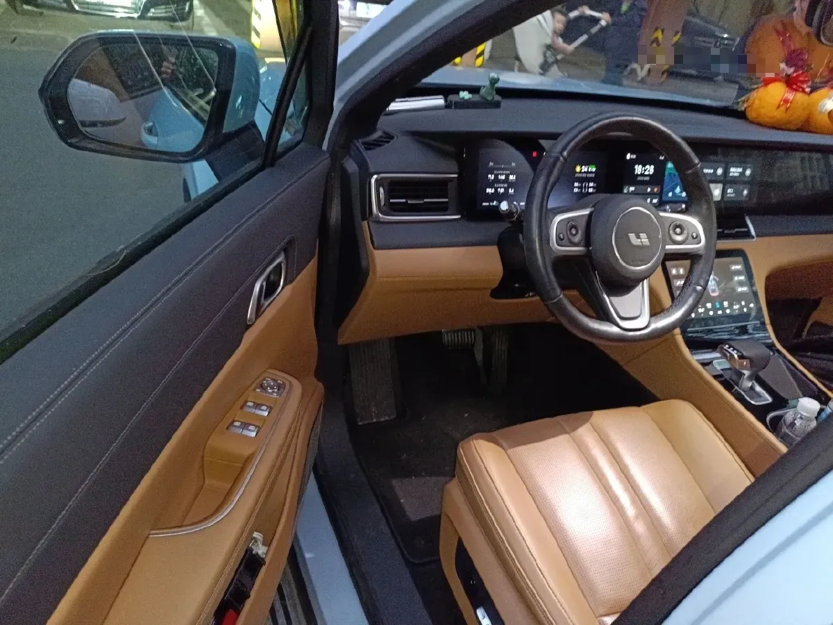 2020 Li ONE Range Extended 131HP REEV 40.5KWH,autocango,china used car exporter,china ev exporter,chinese used car exporter,chinese used ev exporter