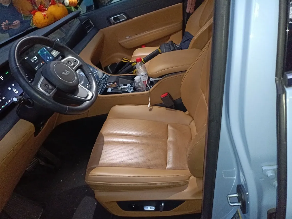 2020 Li ONE Range Extended 131HP REEV 40.5KWH,autocango,china used car exporter,china ev exporter,chinese used car exporter,chinese used ev exporter