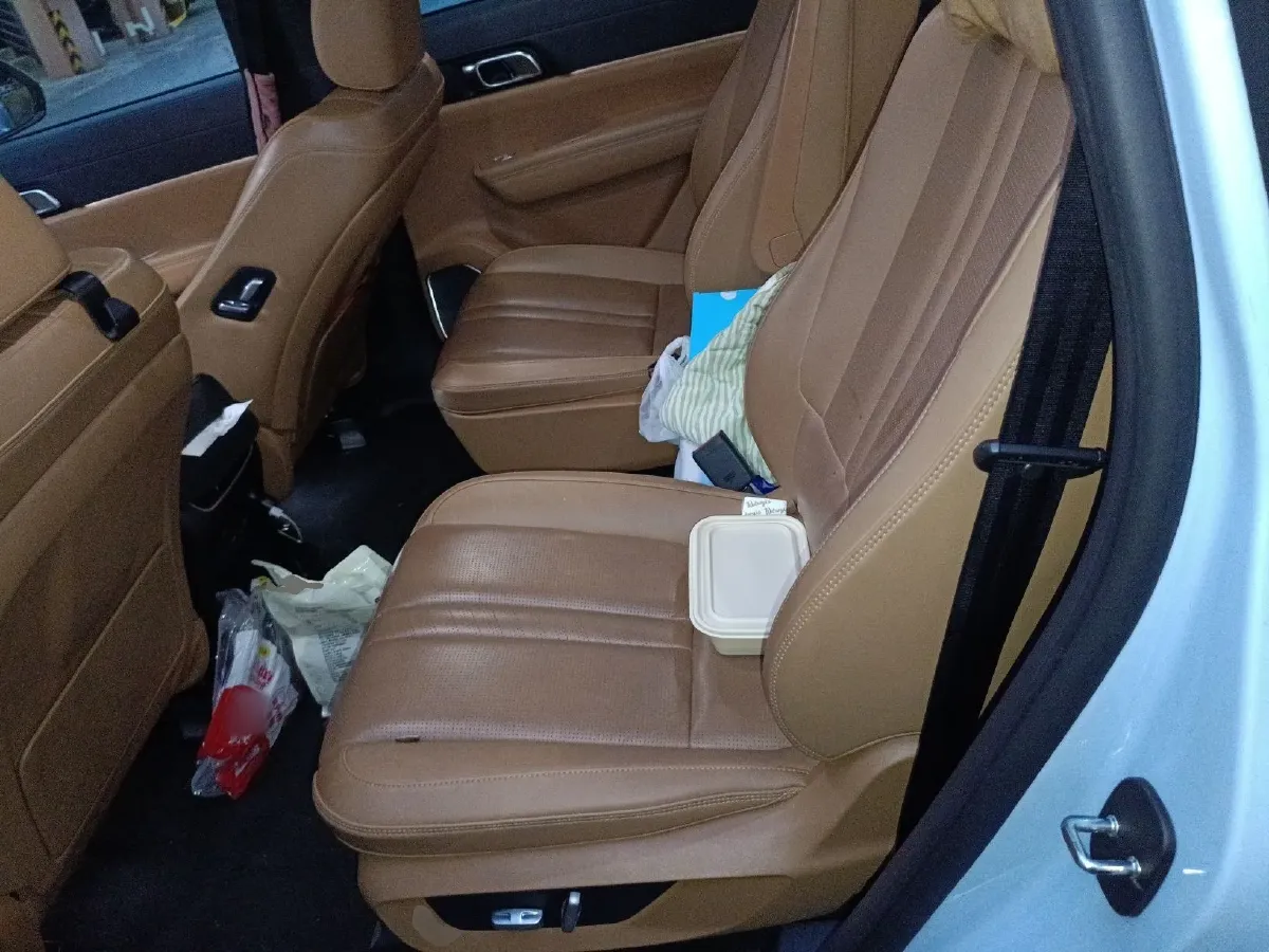 2020 Li ONE Range Extended 131HP REEV 40.5KWH,autocango,china used car exporter,china ev exporter,chinese used car exporter,chinese used ev exporter