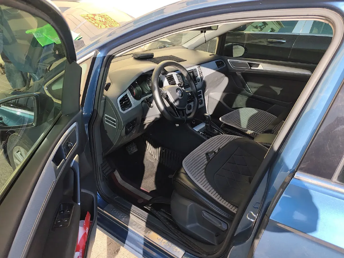 2016 Volkswagen Golf Sportsvan 1.4T 131HP L4 7DCT,autocango,china used car exporter,china ev exporter,chinese used car exporter,chinese used ev exporter