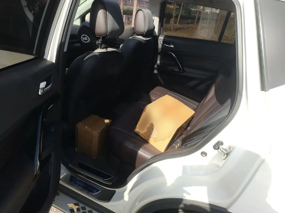 2019 GAC Trumpchi GS4 1.5T 169HP L4 6AT,autocango,china used car exporter,china ev exporter,chinese used car exporter,chinese used ev exporter