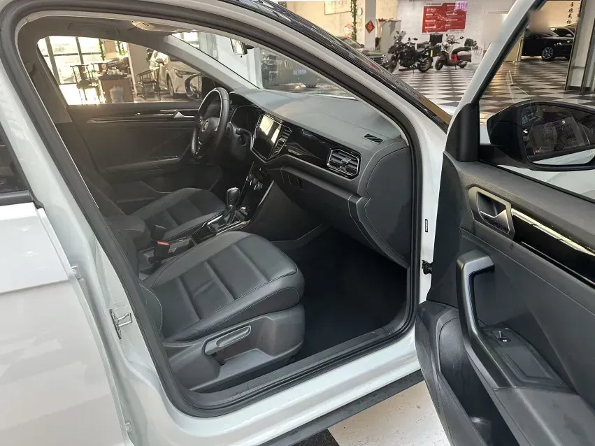 2021 Haval H7 2.0T 227HP L4 7DCT,autocango,china used car exporter,china ev exporter,chinese used car exporter,chinese used ev exporter