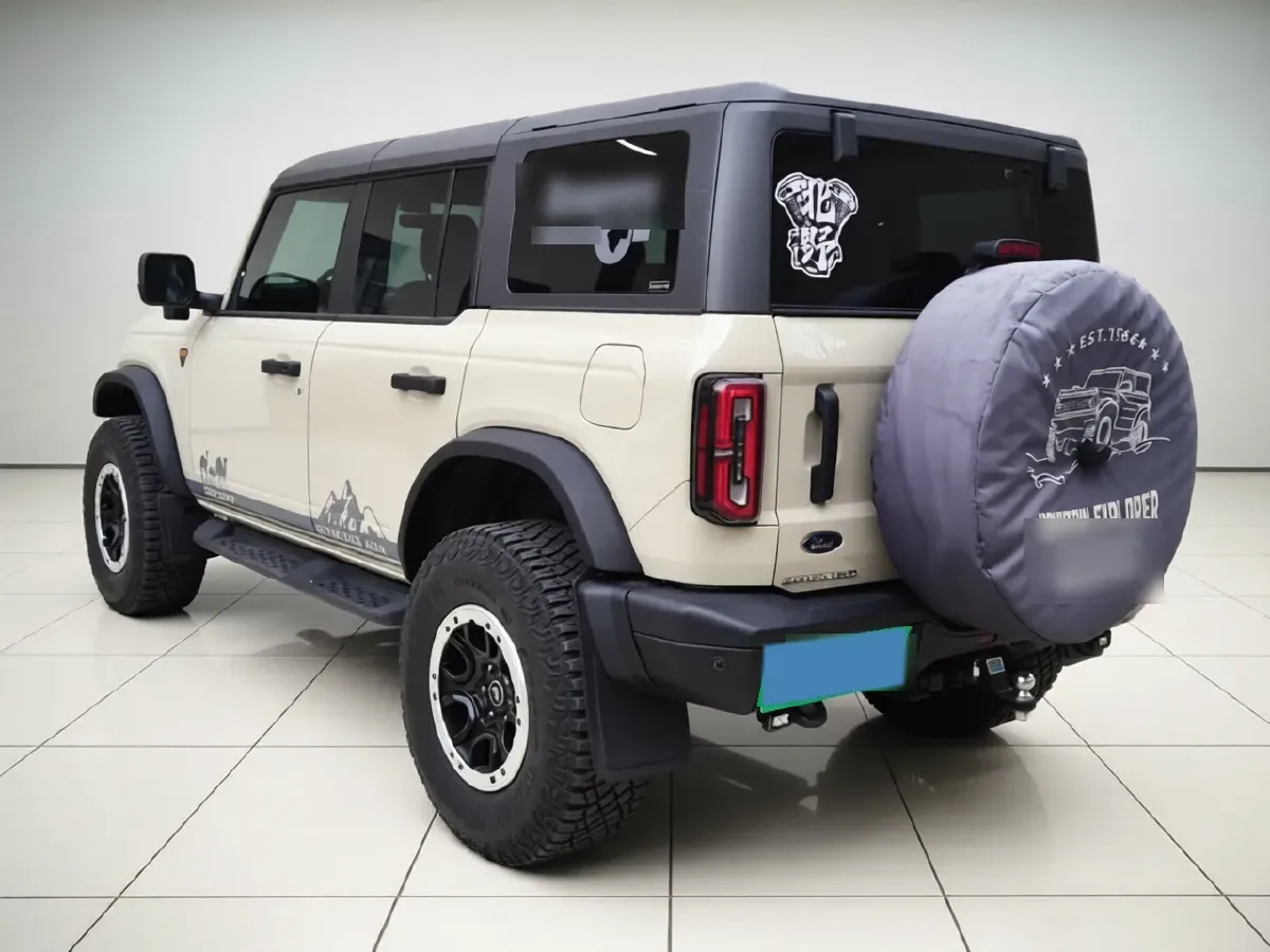 2024 Ford Bronco 2.3T 275HP L4 10AT,autocango,china used car exporter,china ev exporter,chinese used car exporter,chinese used ev exporter