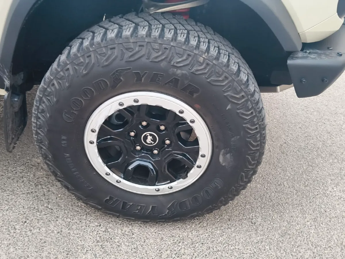 2024 Ford Bronco 2.3T 275HP L4 10AT,autocango,china used car exporter,china ev exporter,chinese used car exporter,chinese used ev exporter