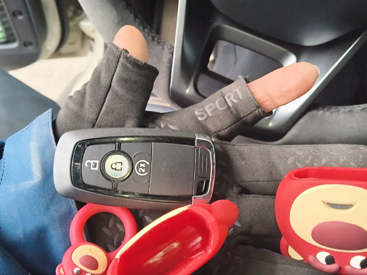 2024 Ford Bronco 2.3T 275HP L4 10AT,autocango,china used car exporter,china ev exporter,chinese used car exporter,chinese used ev exporter