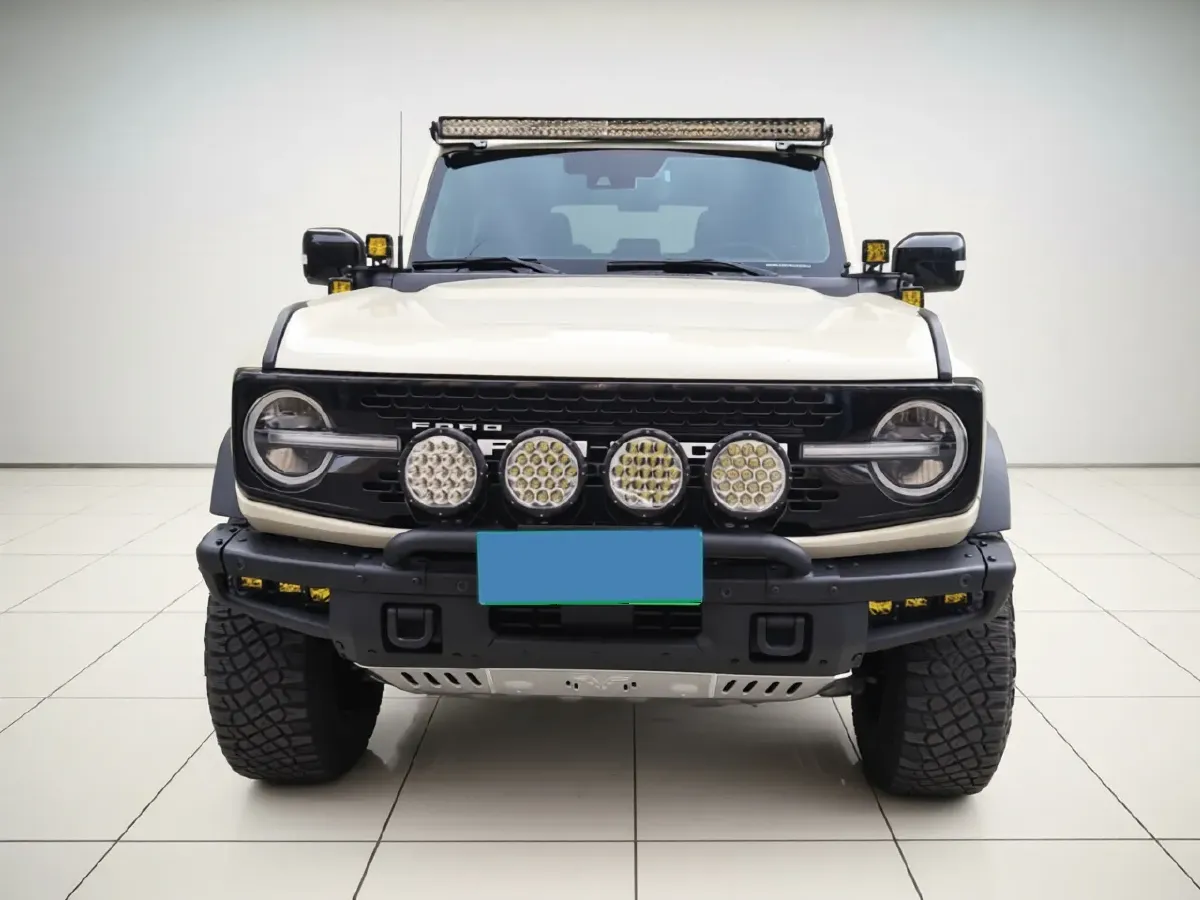 2024 Ford Bronco 2.3T 275HP L4 10AT,autocango,china used car exporter,china ev exporter,chinese used car exporter,chinese used ev exporter