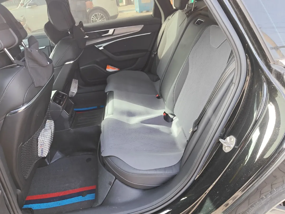 2021 Audi A6L 2.0T 190HP L4 7DCT,autocango,china used car exporter,china ev exporter,chinese used car exporter,chinese used ev exporter