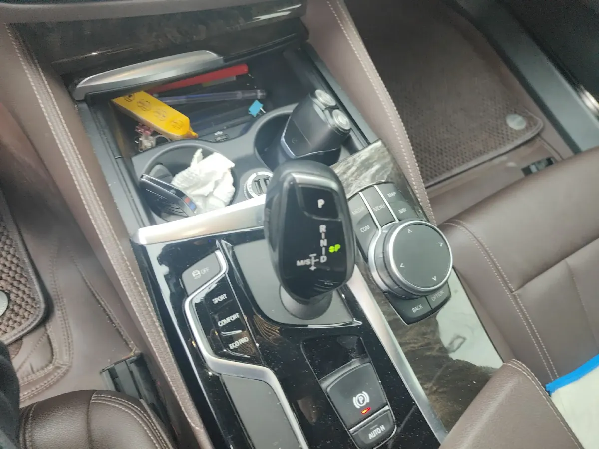 2019 BMW 5 Series 2.0T 184HP L4 8AT,autocango,china used car exporter,china ev exporter,chinese used car exporter,chinese used ev exporter