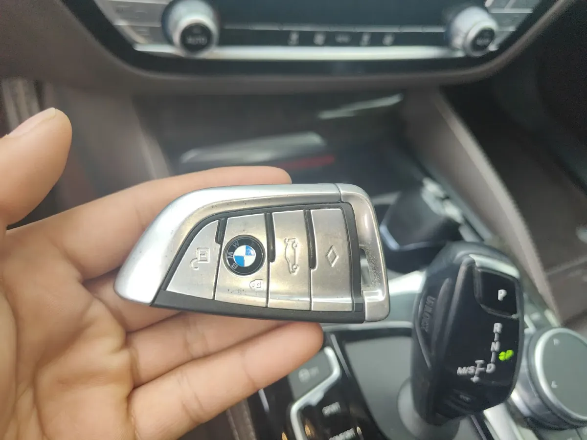 2019 BMW 5 Series 2.0T 184HP L4 8AT,autocango,china used car exporter,china ev exporter,chinese used car exporter,chinese used ev exporter