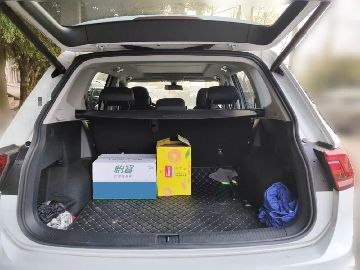 2024 Volkswagen Tiguan L 1.5T 160HP L4 7DCT,autocango,china used car exporter,china ev exporter,chinese used car exporter,chinese used ev exporter
