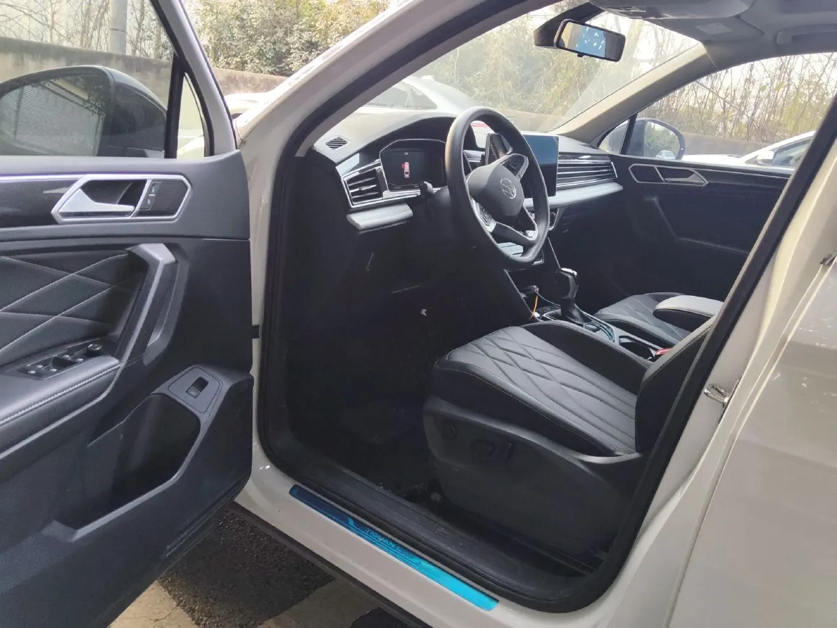 2024 Volkswagen Tiguan L 1.5T 160HP L4 7DCT,autocango,china used car exporter,china ev exporter,chinese used car exporter,chinese used ev exporter