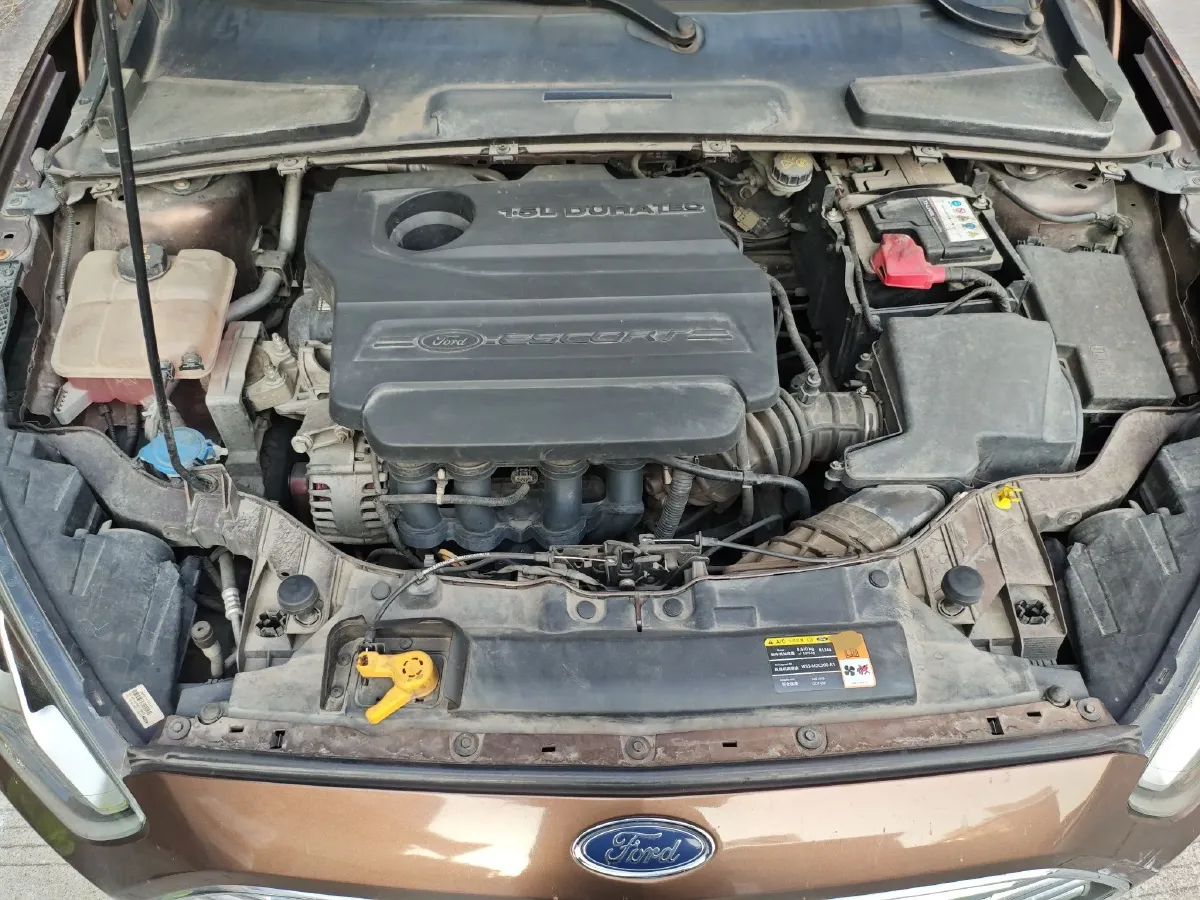 2015 Ford Escort 1.5L 113HP L4 5MT,autocango,china used car exporter,china ev exporter,chinese used car exporter,chinese used ev exporter