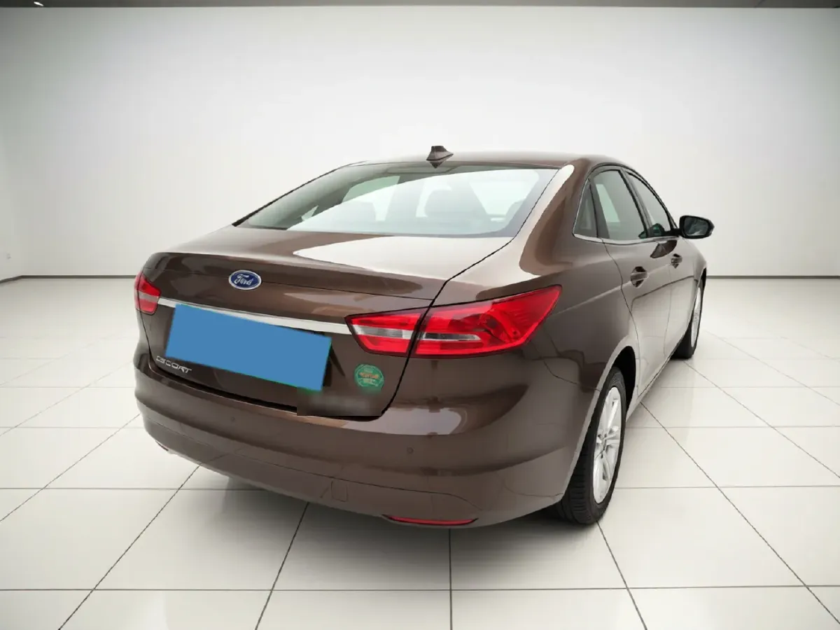 2015 Ford Escort 1.5L 113HP L4 5MT,autocango,china used car exporter,china ev exporter,chinese used car exporter,chinese used ev exporter