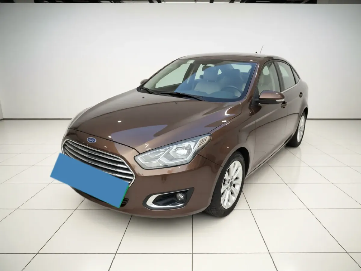 2015 Ford Escort 1.5L 113HP L4 5MT,autocango,china used car exporter,china ev exporter,chinese used car exporter,chinese used ev exporter