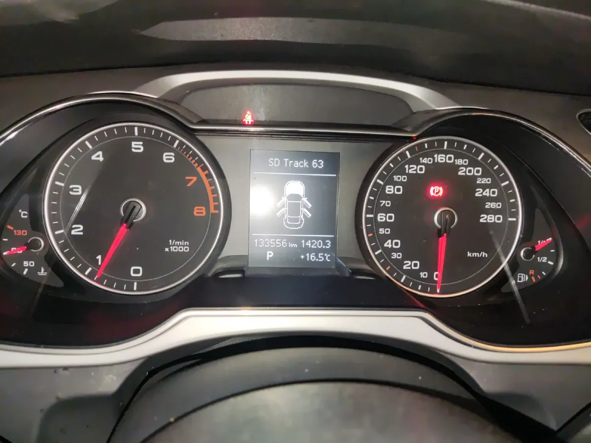 2016 Audi A4L 2.0T 180HP L4 CVT,autocango,china used car exporter,china ev exporter,chinese used car exporter,chinese used ev exporter