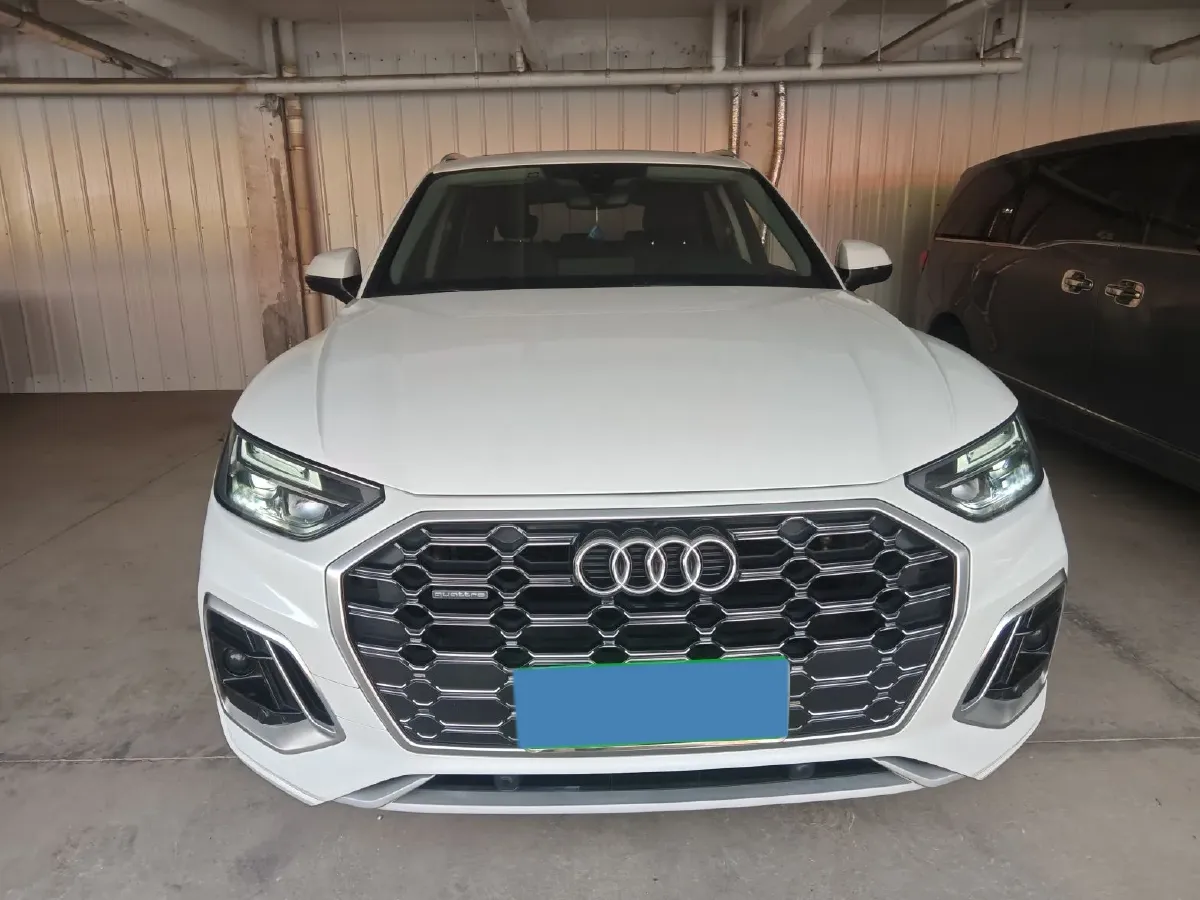 2022 Audi Q5L 2.0T 190HP L4 7DCT,autocango,china used car exporter,china ev exporter,chinese used car exporter,chinese used ev exporter