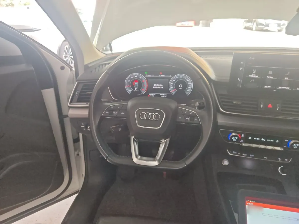 2022 Audi Q5L 2.0T 190HP L4 7DCT,autocango,china used car exporter,china ev exporter,chinese used car exporter,chinese used ev exporter