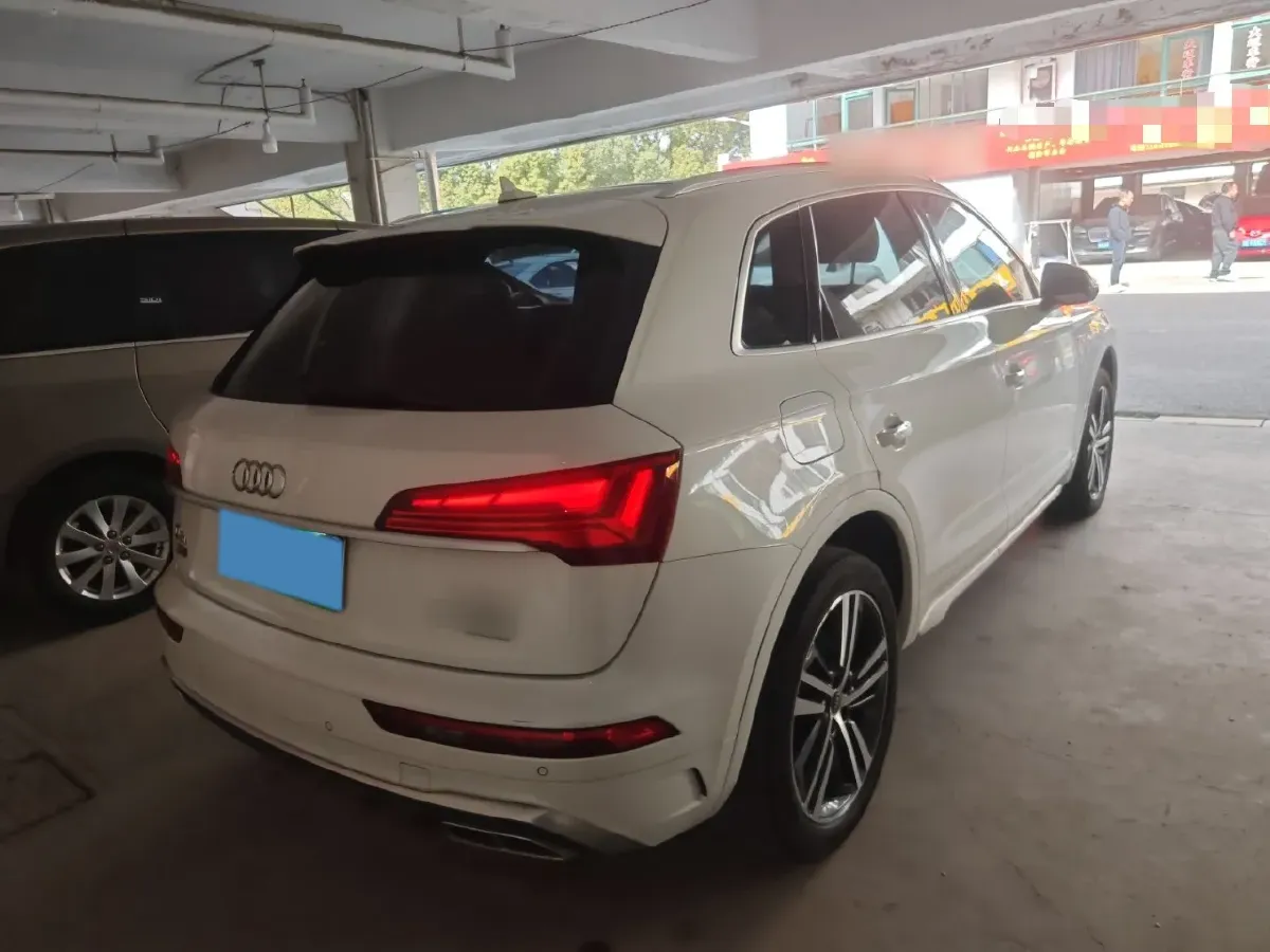 2022 Audi Q5L 2.0T 190HP L4 7DCT,autocango,china used car exporter,china ev exporter,chinese used car exporter,chinese used ev exporter