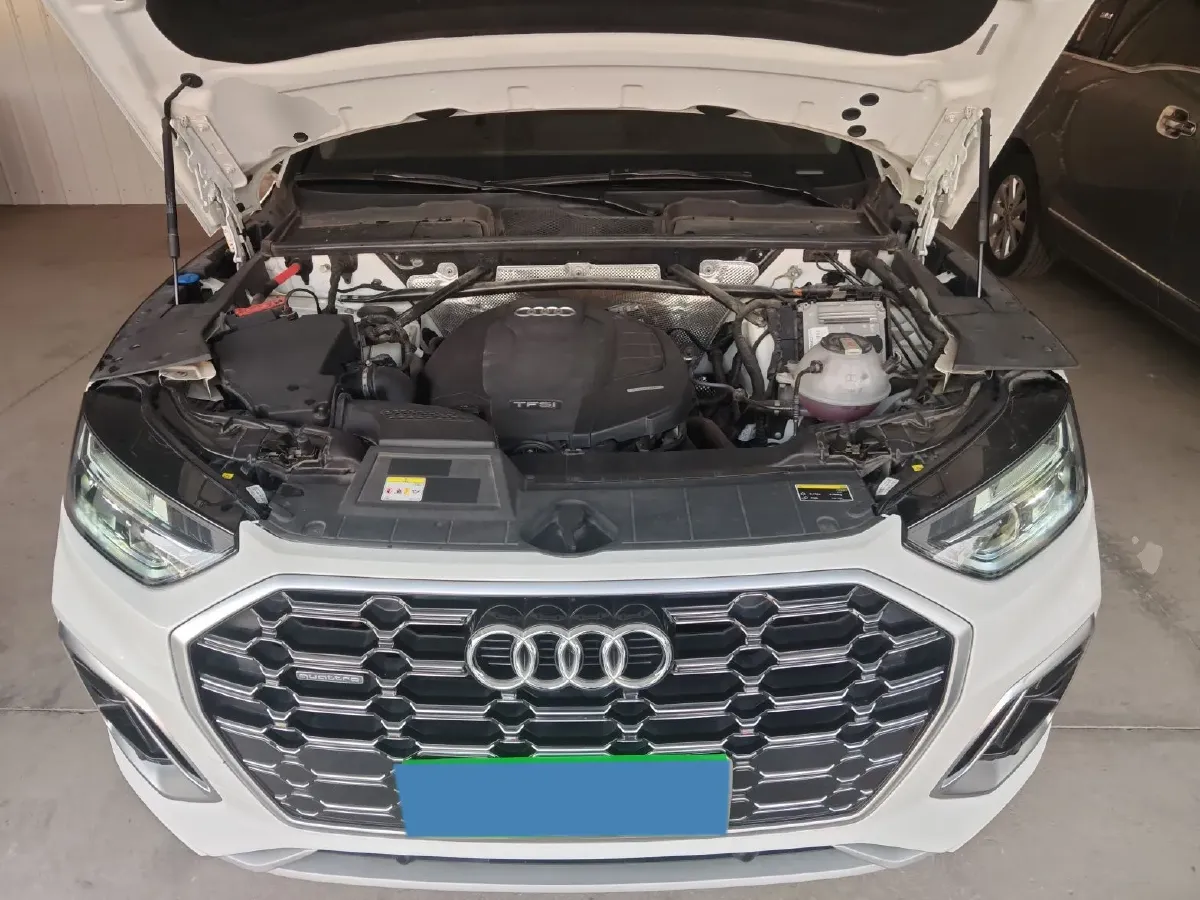 2022 Audi Q5L 2.0T 190HP L4 7DCT,autocango,china used car exporter,china ev exporter,chinese used car exporter,chinese used ev exporter
