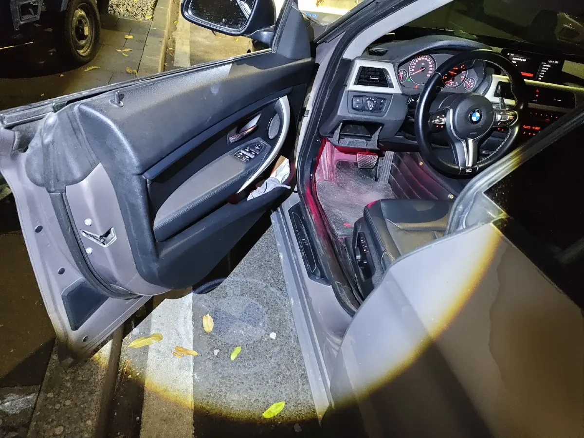 2013 BMW 3 Series GT 2.0T 184HP L4 8AT,autocango,china used car exporter,china ev exporter,chinese used car exporter,chinese used ev exporter