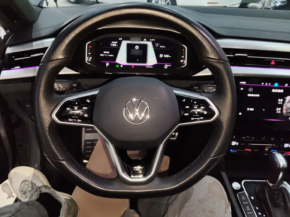 2023 Volkswagen CC 2.0T 220HP L4 7DCT,autocango,china used car exporter,china ev exporter,chinese used car exporter,chinese used ev exporter