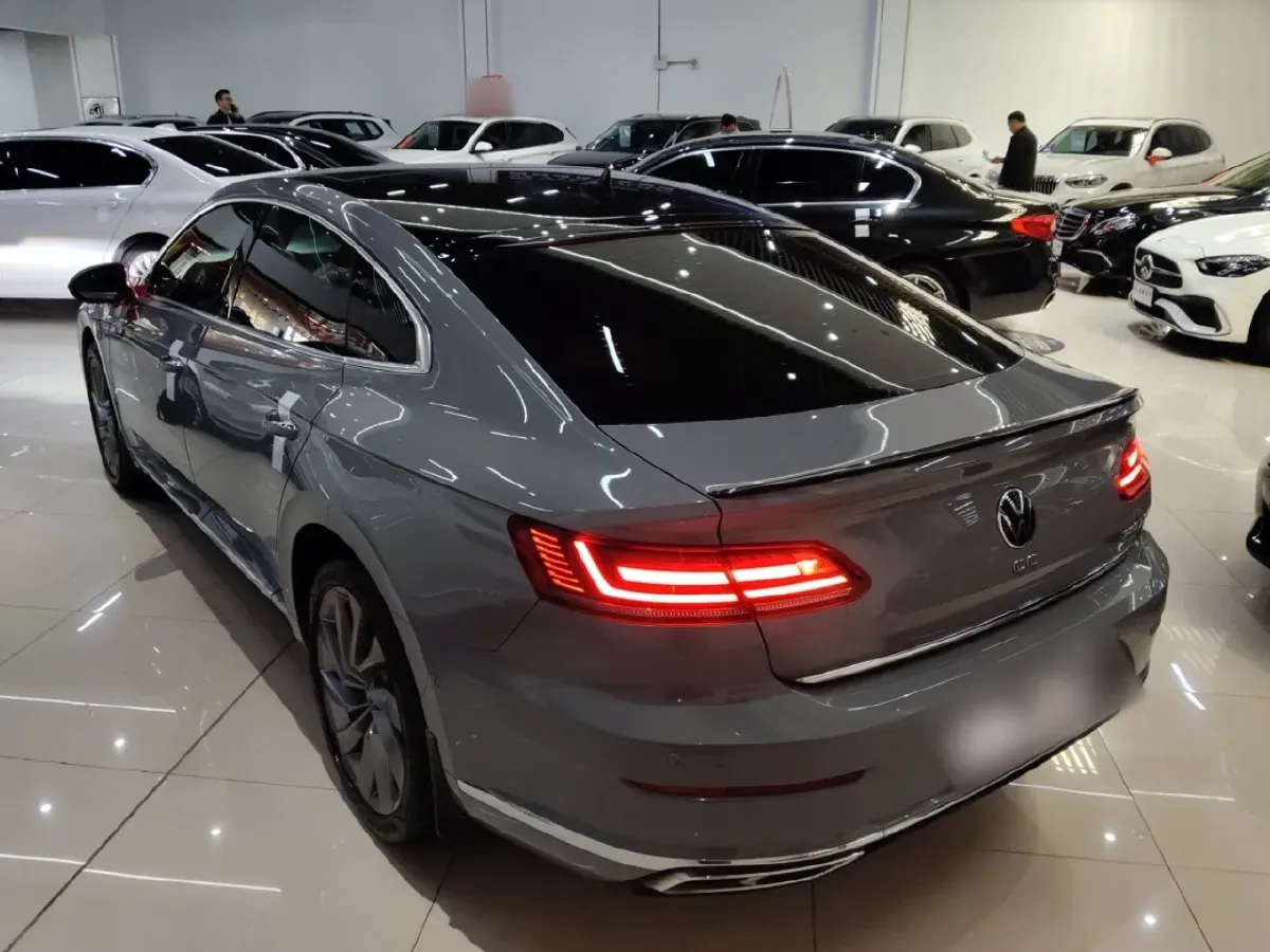 2023 Volkswagen CC 2.0T 220HP L4 7DCT,autocango,china used car exporter,china ev exporter,chinese used car exporter,chinese used ev exporter