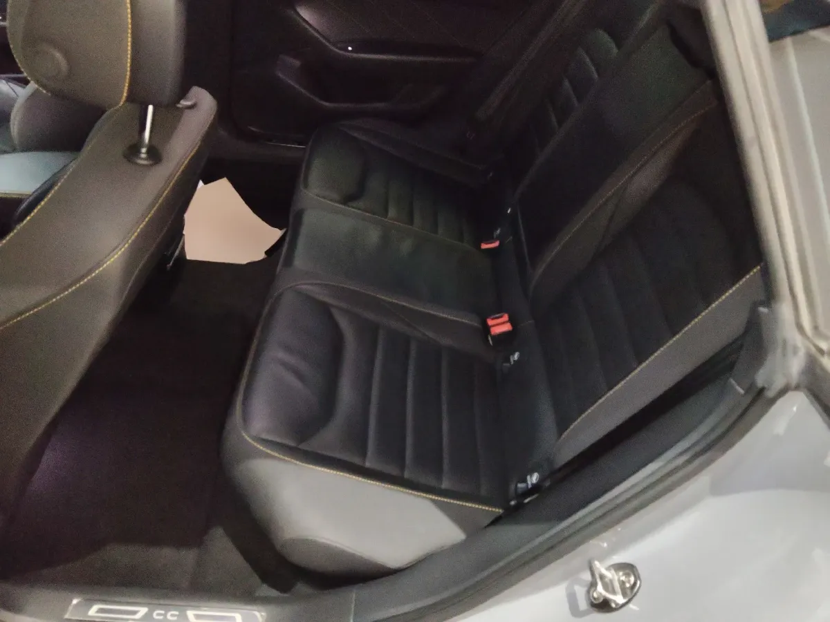 2023 Volkswagen CC 2.0T 220HP L4 7DCT,autocango,china used car exporter,china ev exporter,chinese used car exporter,chinese used ev exporter