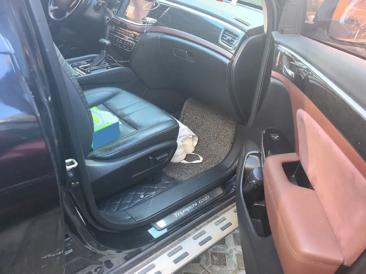 2017 GAC Trumpchi GS8 2.0T 201HP L4 6AT,autocango,china used car exporter,china ev exporter,chinese used car exporter,chinese used ev exporter