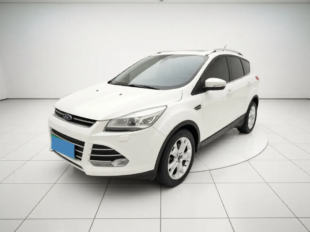 2015 Ford Kuga 2.0T 242HP L4 6AT,autocango,china used car exporter,china ev exporter,chinese used car exporter,chinese used ev exporter