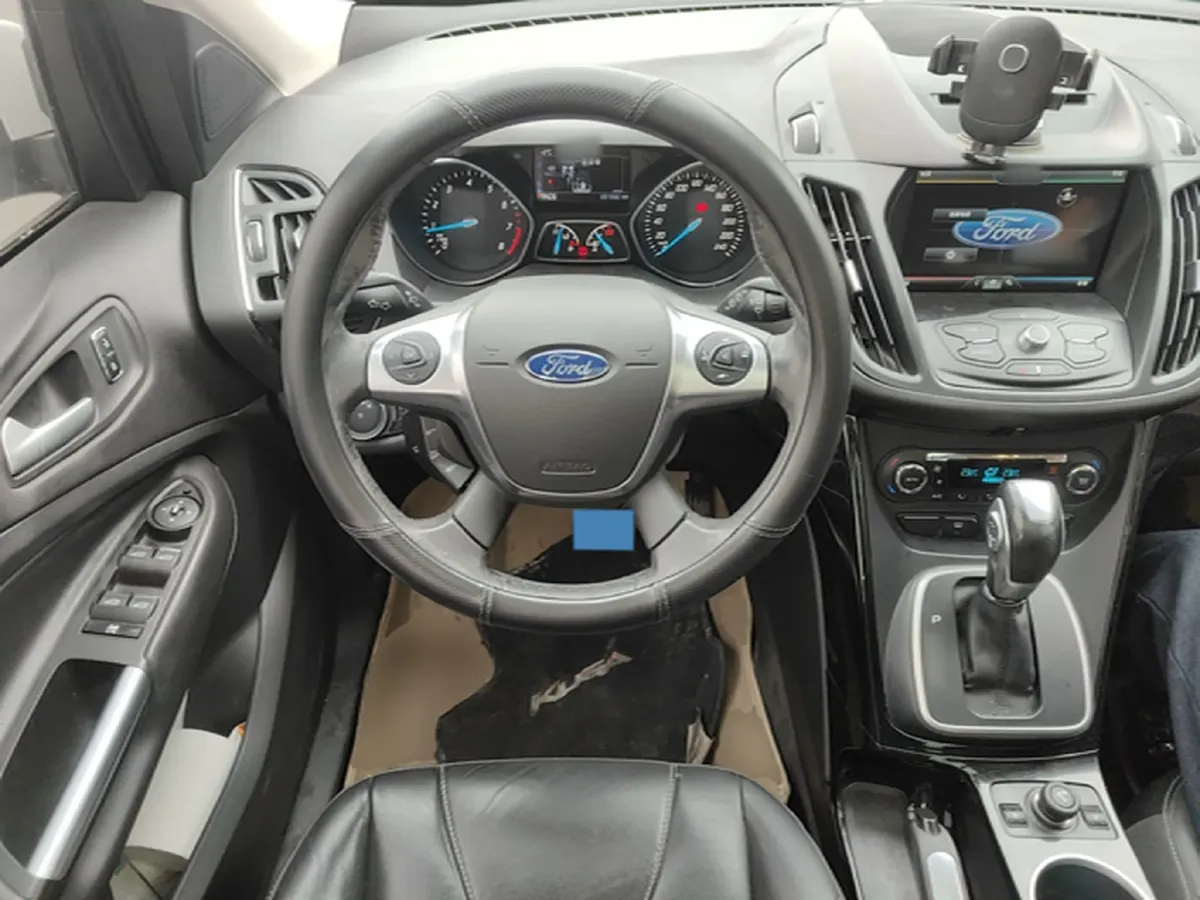 2015 Ford Kuga 2.0T 242HP L4 6AT,autocango,china used car exporter,china ev exporter,chinese used car exporter,chinese used ev exporter