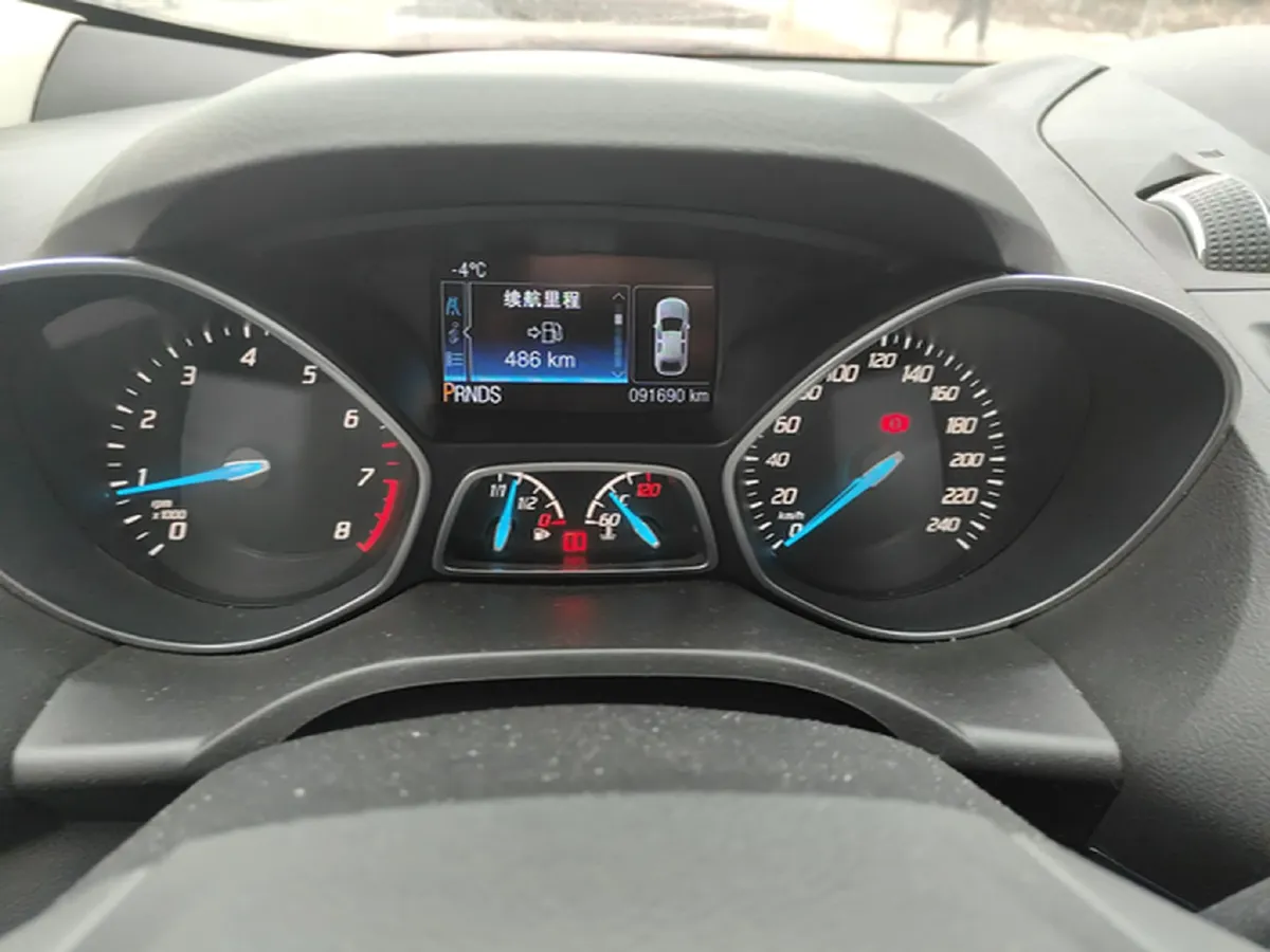 2015 Ford Kuga 2.0T 242HP L4 6AT,autocango,china used car exporter,china ev exporter,chinese used car exporter,chinese used ev exporter