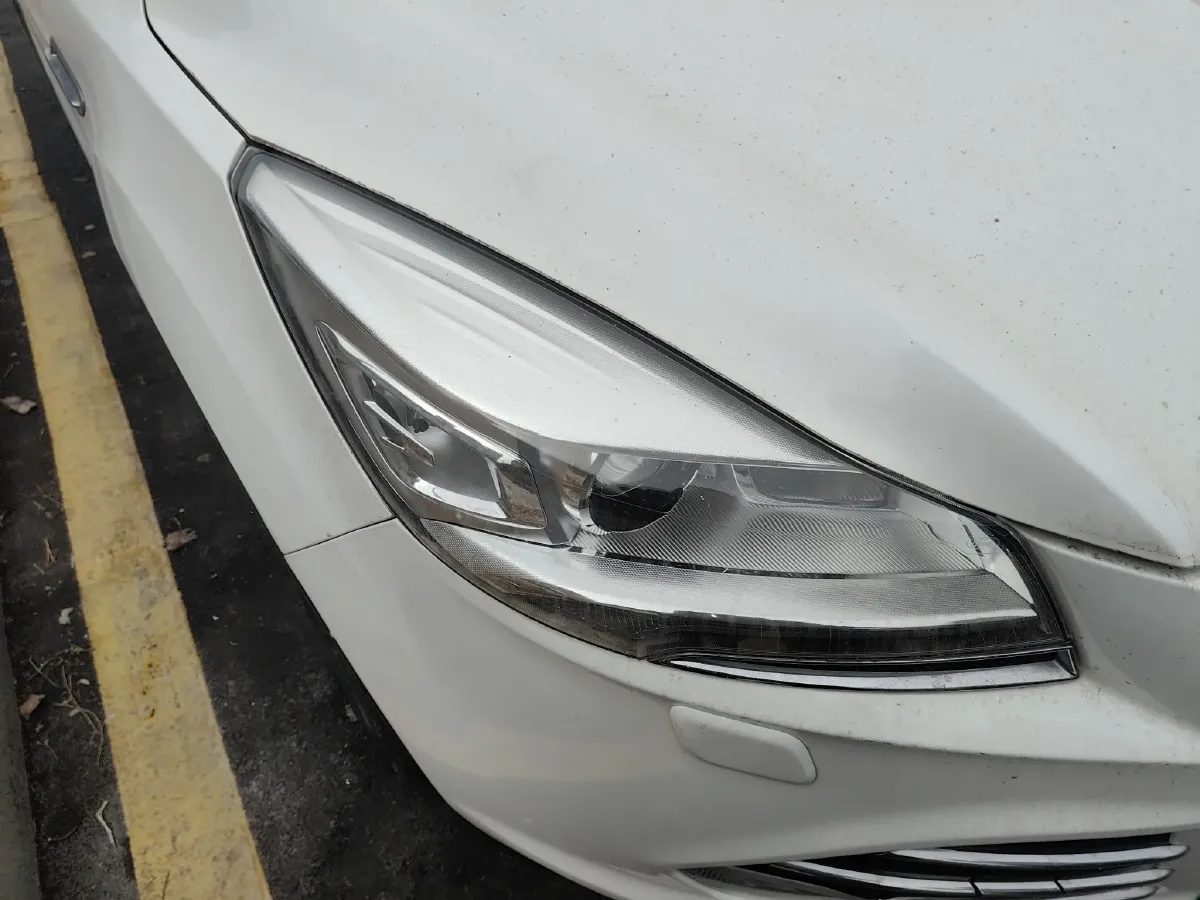 2015 Ford Kuga 2.0T 242HP L4 6AT,autocango,china used car exporter,china ev exporter,chinese used car exporter,chinese used ev exporter