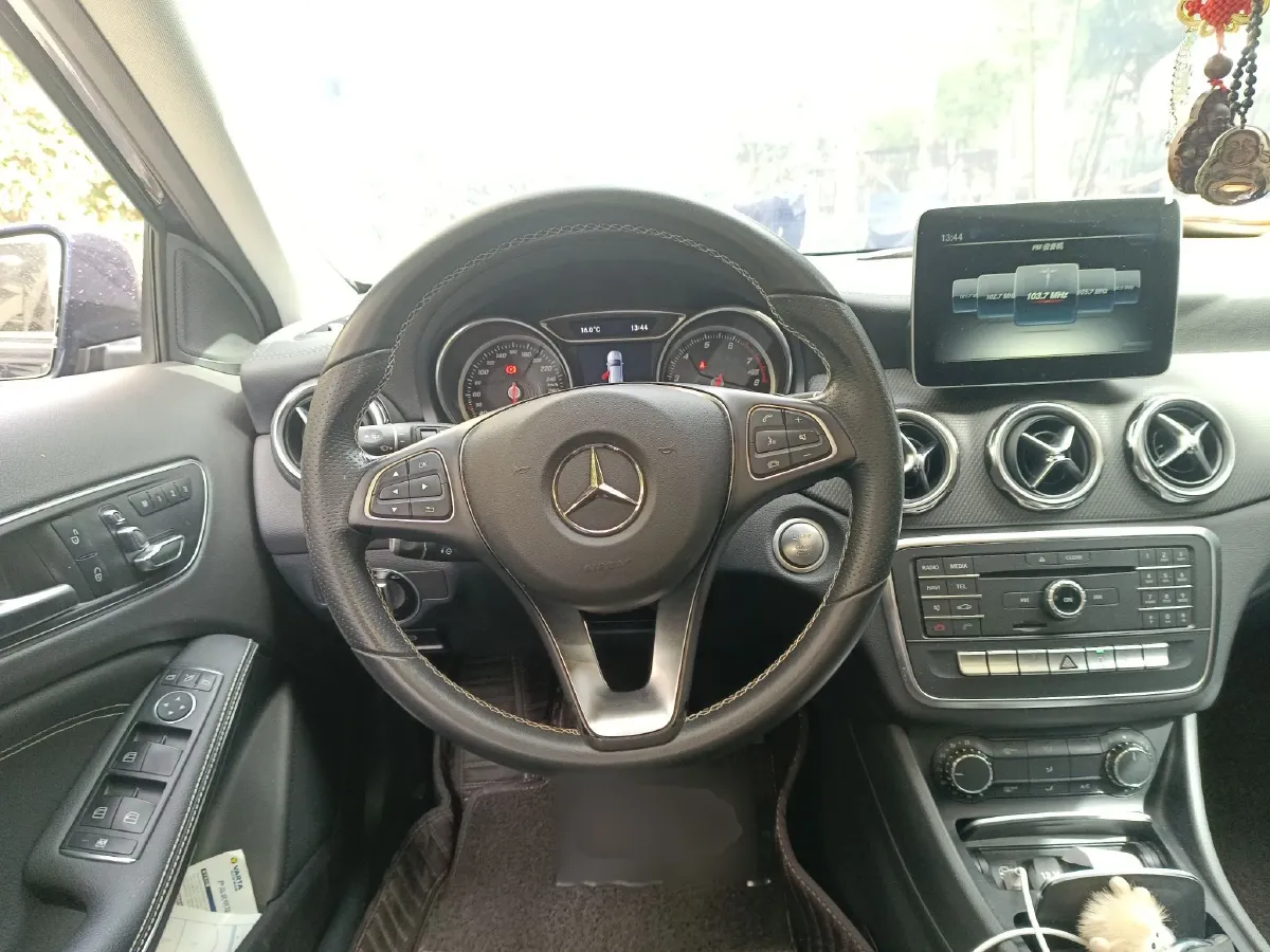 2017 Mercedes-Benz GLA Class 1.6T 156HP L4 7DCT,autocango,china used car exporter,china ev exporter,chinese used car exporter,chinese used ev exporter