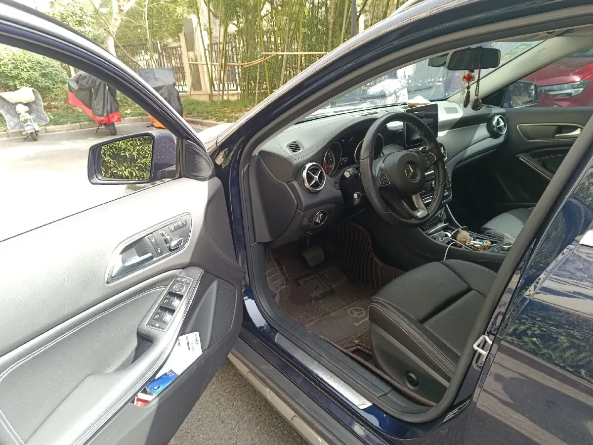 2017 Mercedes-Benz GLA Class 1.6T 156HP L4 7DCT,autocango,china used car exporter,china ev exporter,chinese used car exporter,chinese used ev exporter