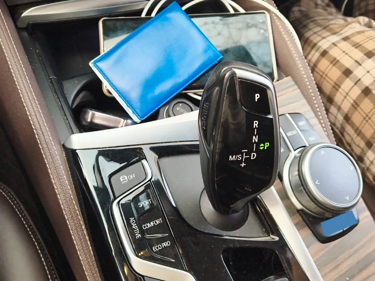 2020 BMW 5 Series 2.0T 184HP L4 8AT PHEV 17.7KWH,autocango,china used car exporter,china ev exporter,chinese used car exporter,chinese used ev exporter