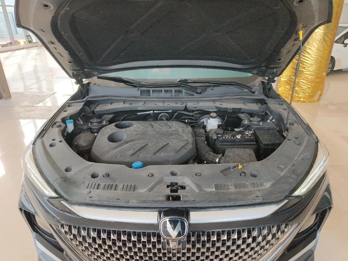 2024 ChangAn X7 PLUS 1.5T 188HP L4 7DCT,autocango,china used car exporter,china ev exporter,chinese used car exporter,chinese used ev exporter