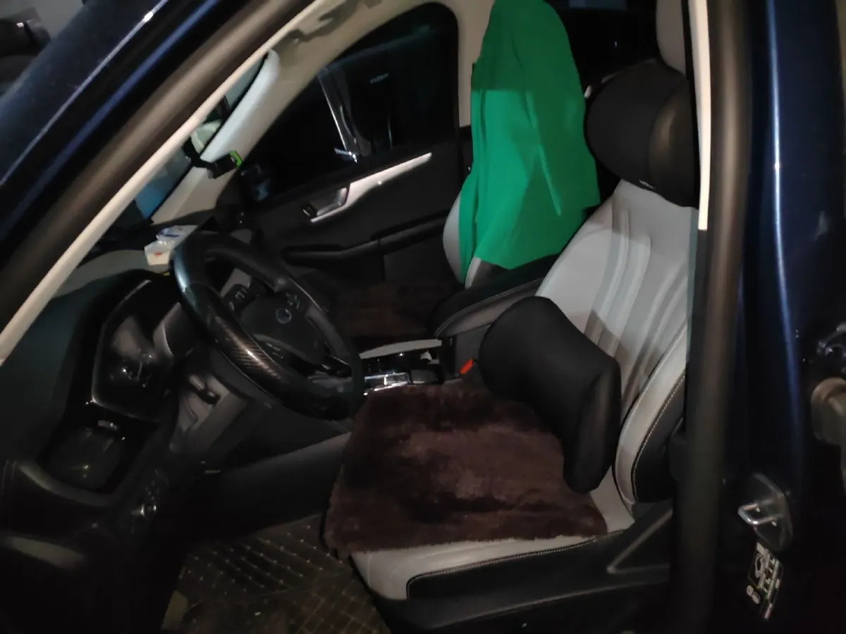 2024 Ford Escape 2.0T 248HP L4 8AT,autocango,china used car exporter,china ev exporter,chinese used car exporter,chinese used ev exporter