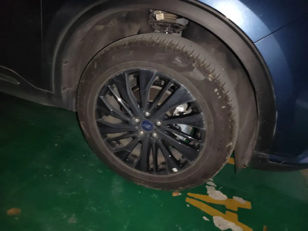 2024 Ford Escape 2.0T 248HP L4 8AT,autocango,china used car exporter,china ev exporter,chinese used car exporter,chinese used ev exporter