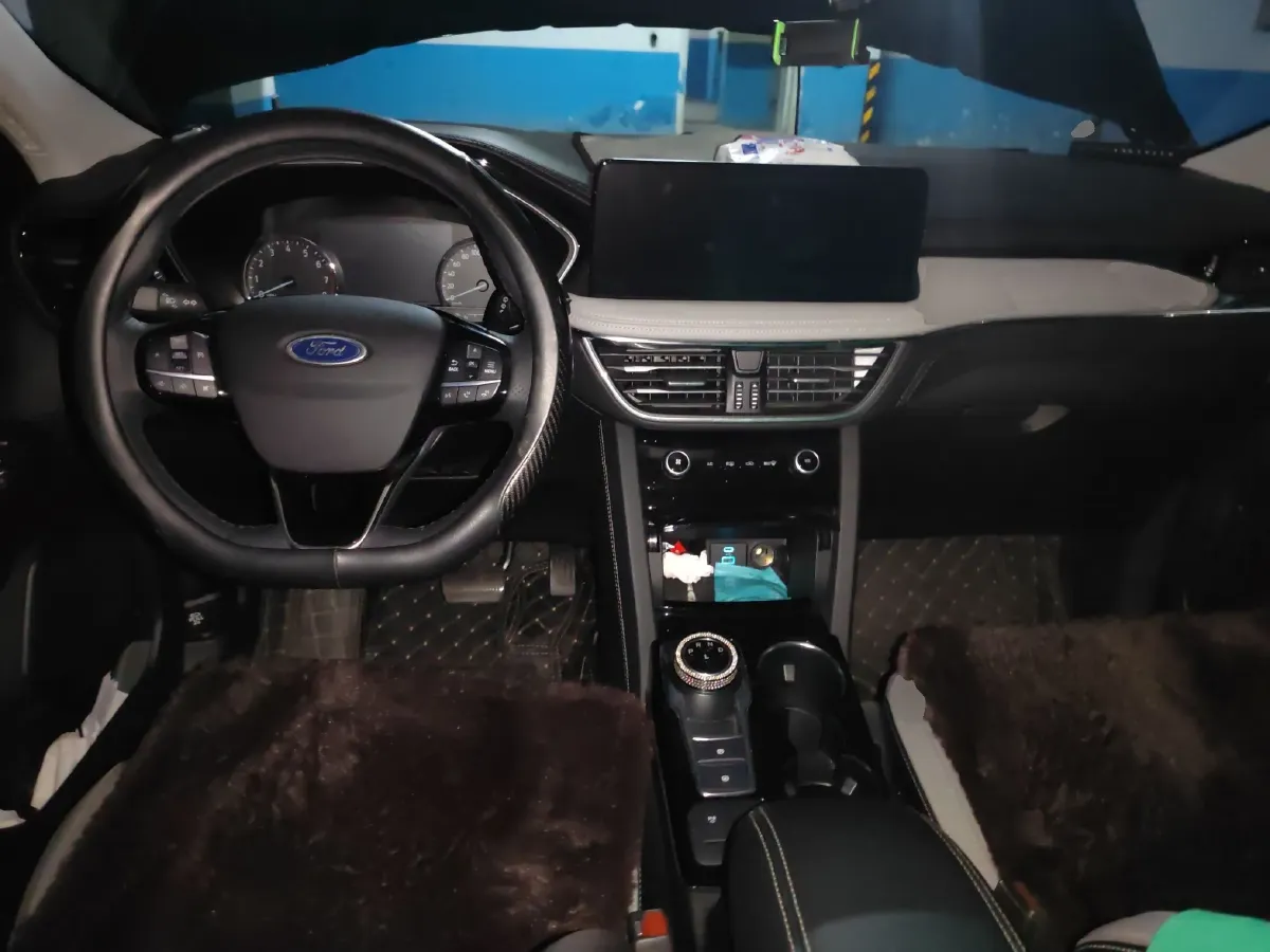 2024 Ford Escape 2.0T 248HP L4 8AT,autocango,china used car exporter,china ev exporter,chinese used car exporter,chinese used ev exporter