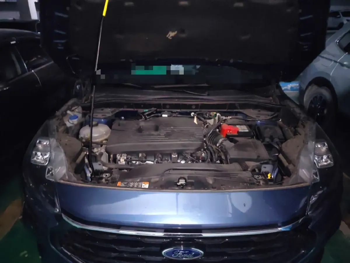 2024 Ford Escape 2.0T 248HP L4 8AT,autocango,china used car exporter,china ev exporter,chinese used car exporter,chinese used ev exporter